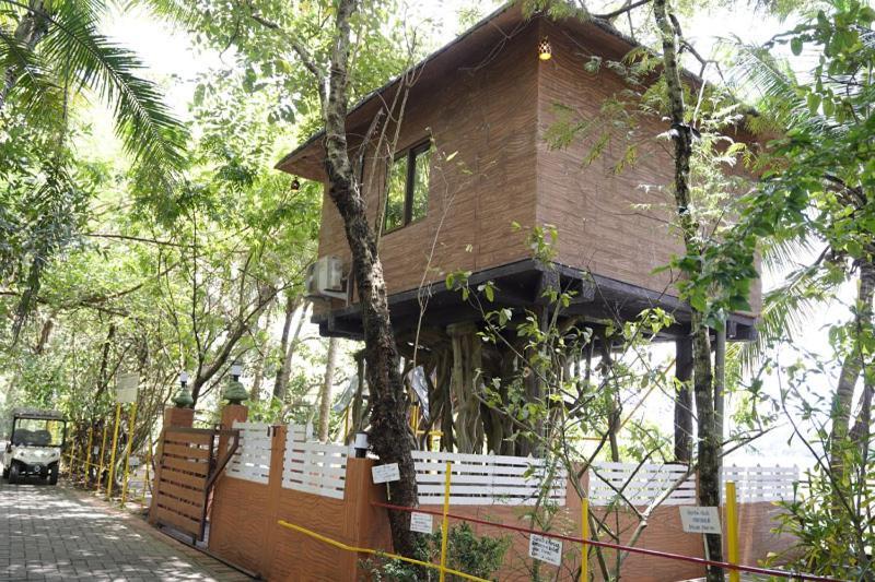 Mango Meadows Hotell Kottayam Exteriör bild